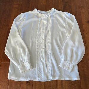 beautiful white crochet vintage blouse